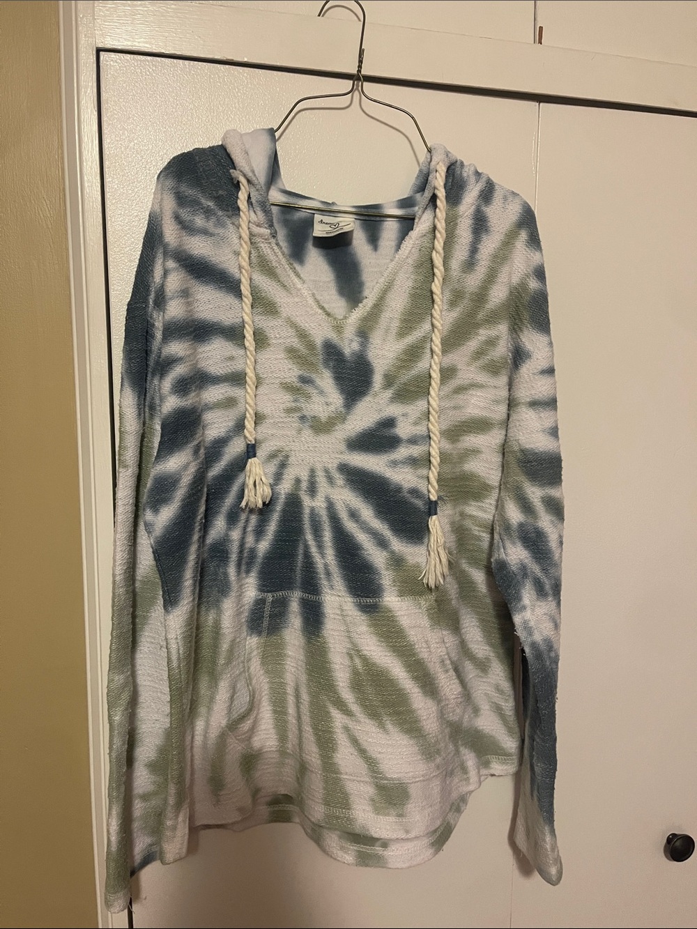 V-Neck Tie-Dye Hooded Top - Blue & Green